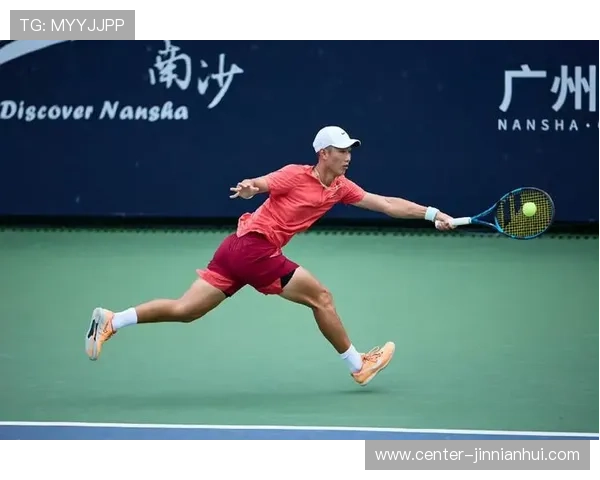 网球世界最新动态：顶级选手赛季冲刺，年轻新星崛起引关注